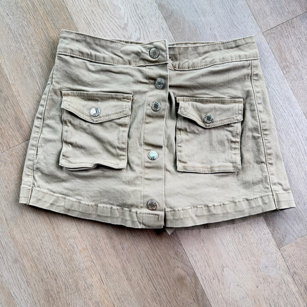 Button-Front Khaki Mini Skort with Front Pockets